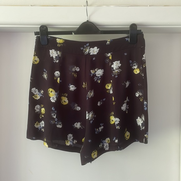 Nunui Floral Navy Blue Womens Shorts AU 12 - Blue with colourful flowers - Picture 8 of 16